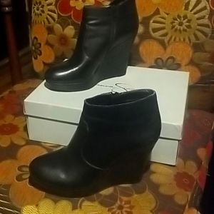 Ankle boots